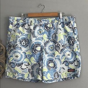 Vineyard Vines Blue Swirl swim trunks